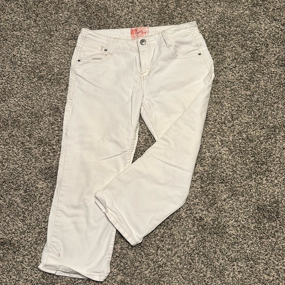 Levi Strauss White denim capri jeans - Picture 1 of 3